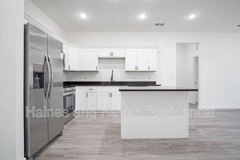 Apartment for rent at 304 Pearl St, Haines City, FL 33844