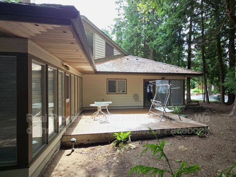 House for rent at 8874 Bald Eagle Dr, Blaine, WA 98230
