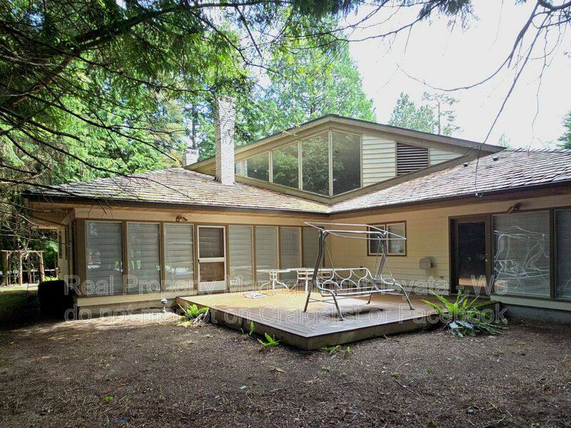 House for rent at 8874 Bald Eagle Dr, Blaine, WA 98230