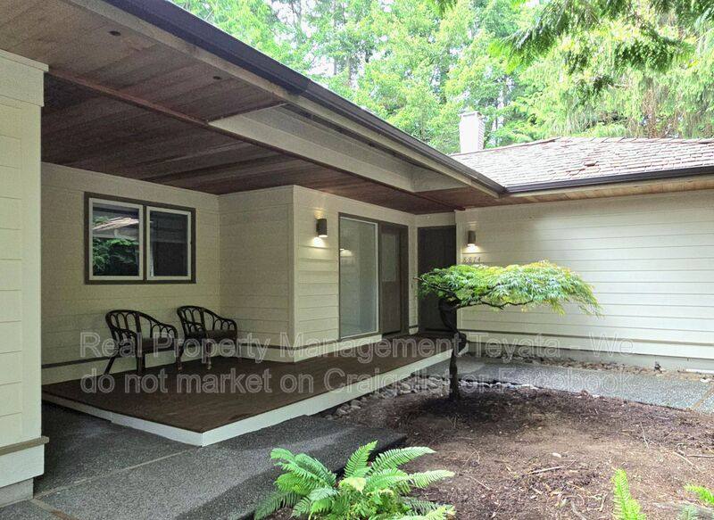 House for rent at 8874 Bald Eagle Dr, Blaine, WA 98230