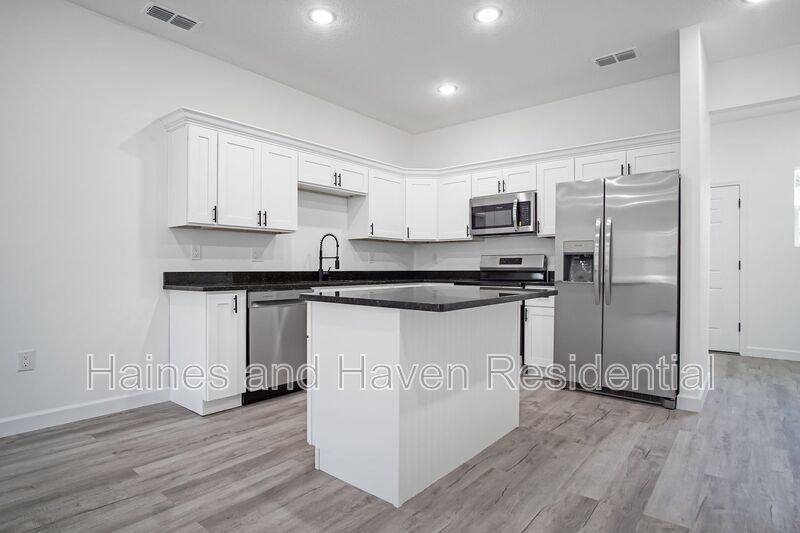 Apartment for rent at 308 Pearl St, Haines City, FL 33844