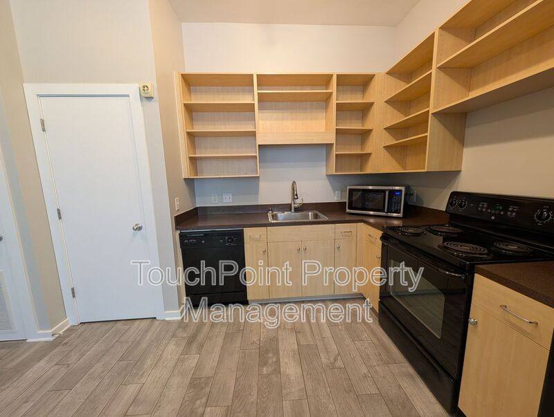 Condo for rent at 1020 E 36th St, Charlotte, NC 28205