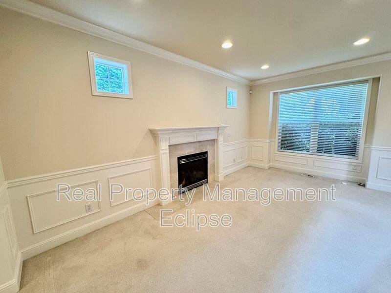 House for rent at 8310 NE 187th Way, Kenmore, WA 98028