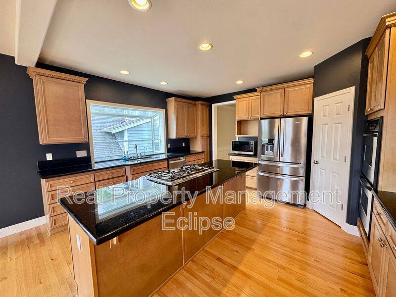 House for rent at 8310 NE 187th Way, Kenmore, WA 98028