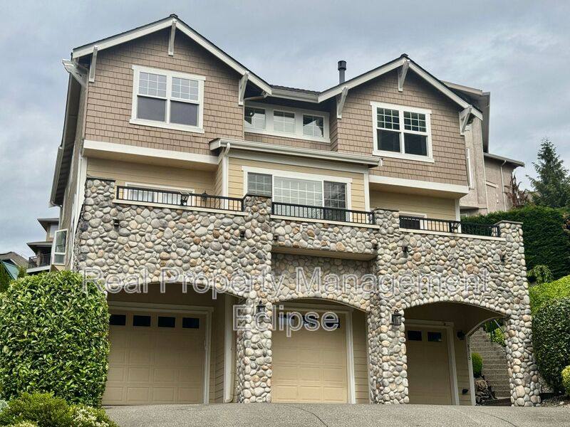 House for rent at 8310 NE 187th Way, Kenmore, WA 98028