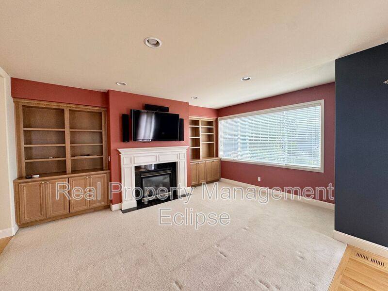 House for rent at 8310 NE 187th Way, Kenmore, WA 98028
