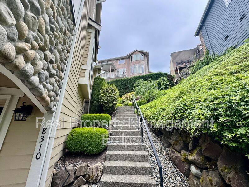 House for rent at 8310 NE 187th Way, Kenmore, WA 98028