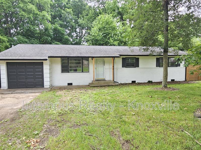 House for rent at 2000 Nandina Dr, Knoxville, TN 37912