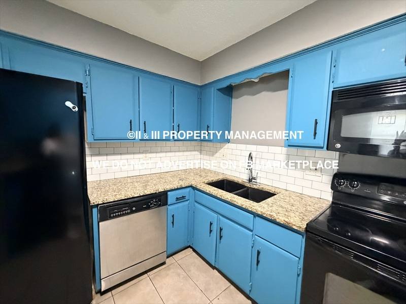 Townhouse for rent at 14011 Dunbar Court, Grandview, MO 64030