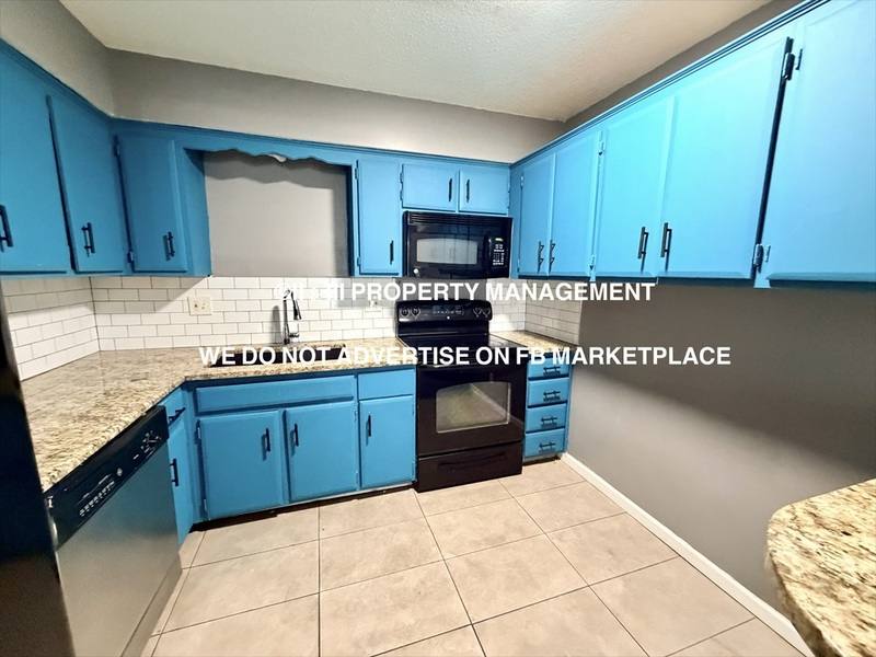 Townhouse for rent at 14011 Dunbar Court, Grandview, MO 64030