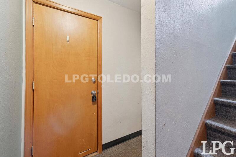 Apartment for rent at 3310 Arlington Ave #8, Toledo, OH 43614