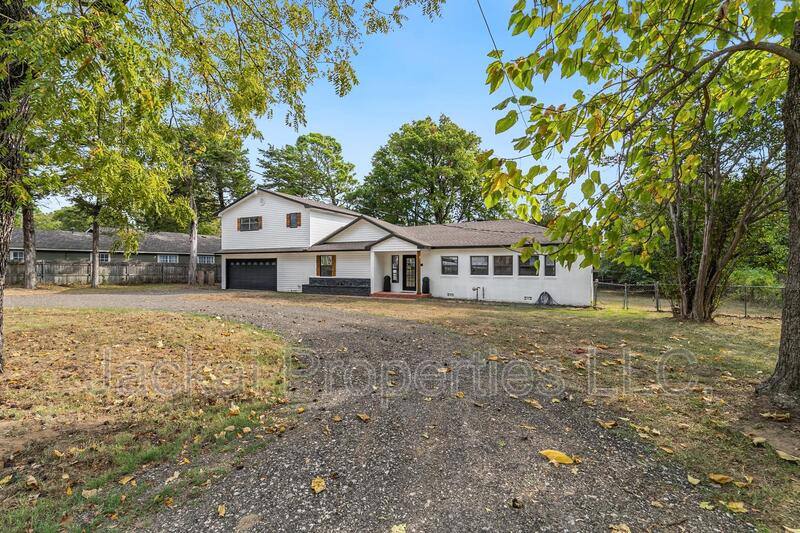 House for rent at 2038 Avon Dr, Denison, TX 75020
