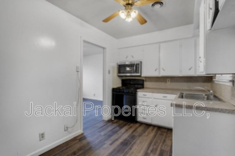 House for rent at 814 E Centennial St, Sherman, TX 75090