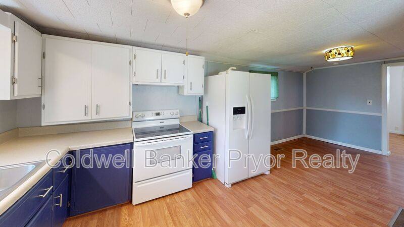 House for rent at 210 6th St, Graysville, TN 37338