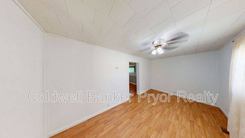 House for rent at 210 6th St, Graysville, TN 37338