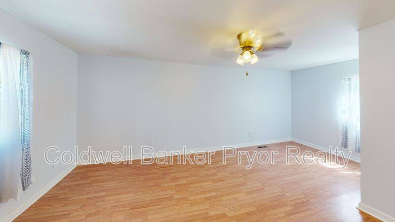 House for rent at 210 6th St, Graysville, TN 37338