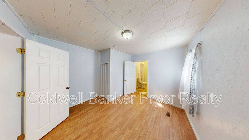 House for rent at 210 6th St, Graysville, TN 37338