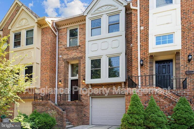 Townhouse for rent at 3915 Green Look Court, Fairfax, VA 22033