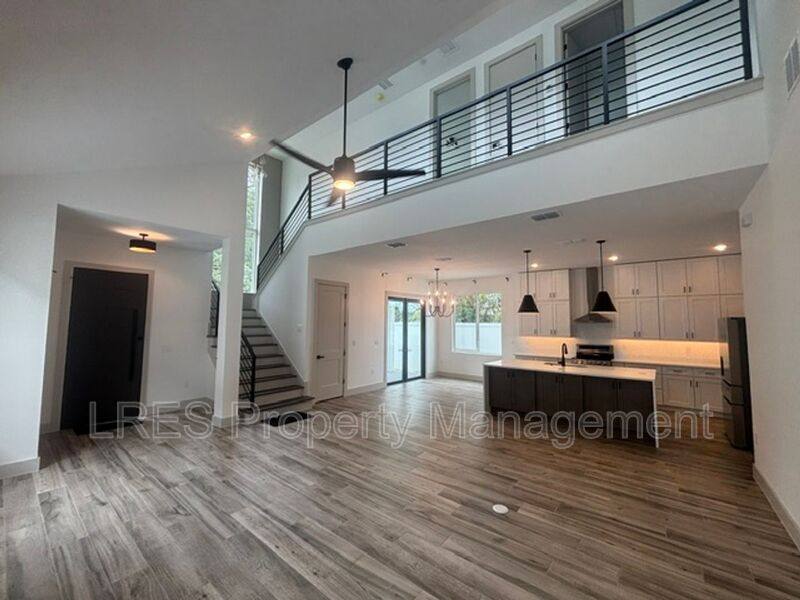 House for rent at 722 Ellwood Ave, Orlando, FL 32804