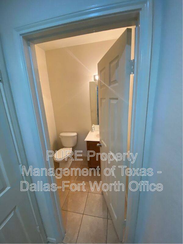 Townhouse for rent at 2734 Hyde Park Dr, Grand Prairie, TX 75050