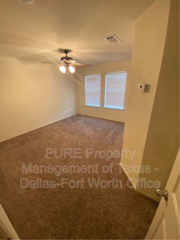 Townhouse for rent at 2734 Hyde Park Dr, Grand Prairie, TX 75050