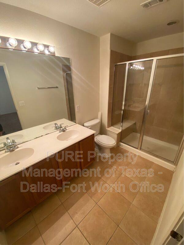 Townhouse for rent at 2734 Hyde Park Dr, Grand Prairie, TX 75050