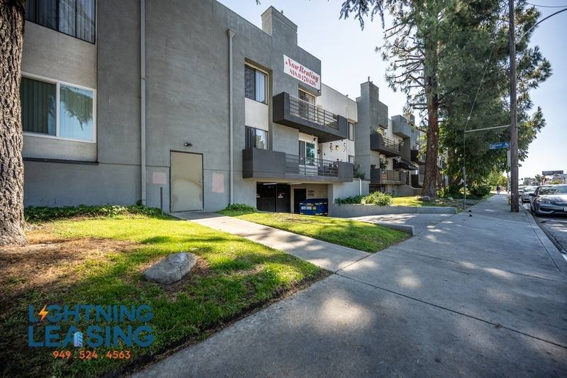 Apartment for rent at 14200 Victory Blvd #217, Van Nuys, CA 91401