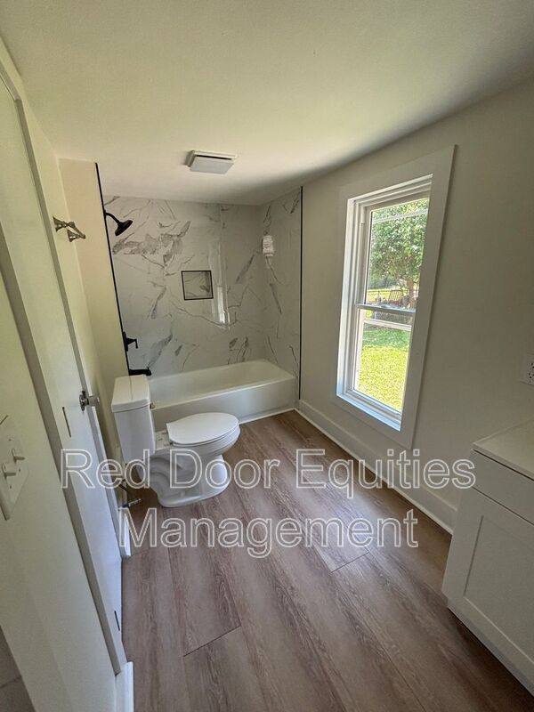 House for rent at 421 Washington Ave, Lancaster, OH 43130