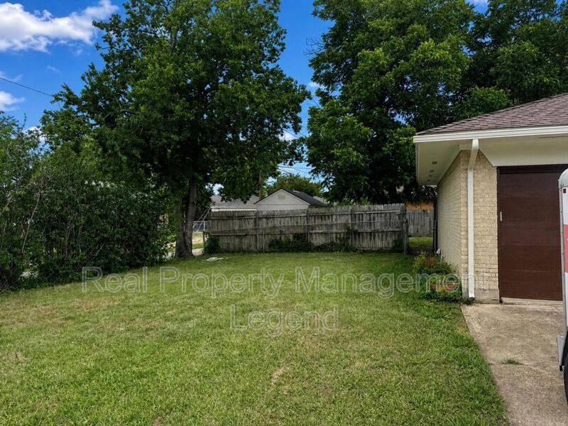 House for rent at 409 Lasalle Dr, Richardson, TX 75081