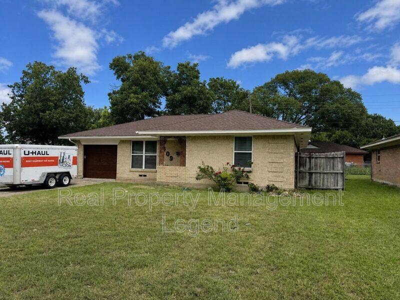House for rent at 409 Lasalle Dr, Richardson, TX 75081
