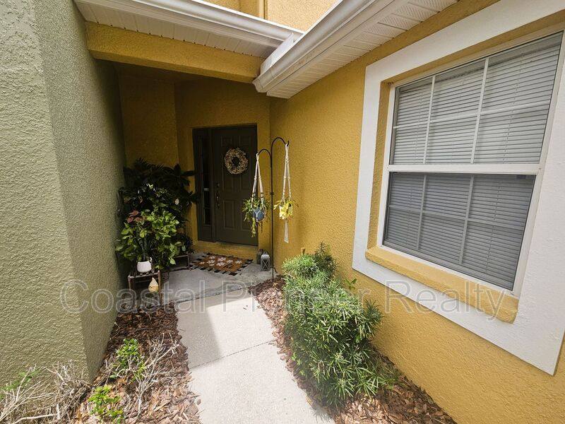 Townhouse for rent at 8148 Stone Leaf Lane, Tampa, FL 33647