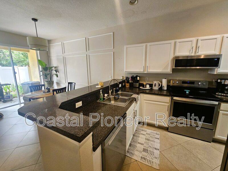 Townhouse for rent at 8148 Stone Leaf Lane, Tampa, FL 33647