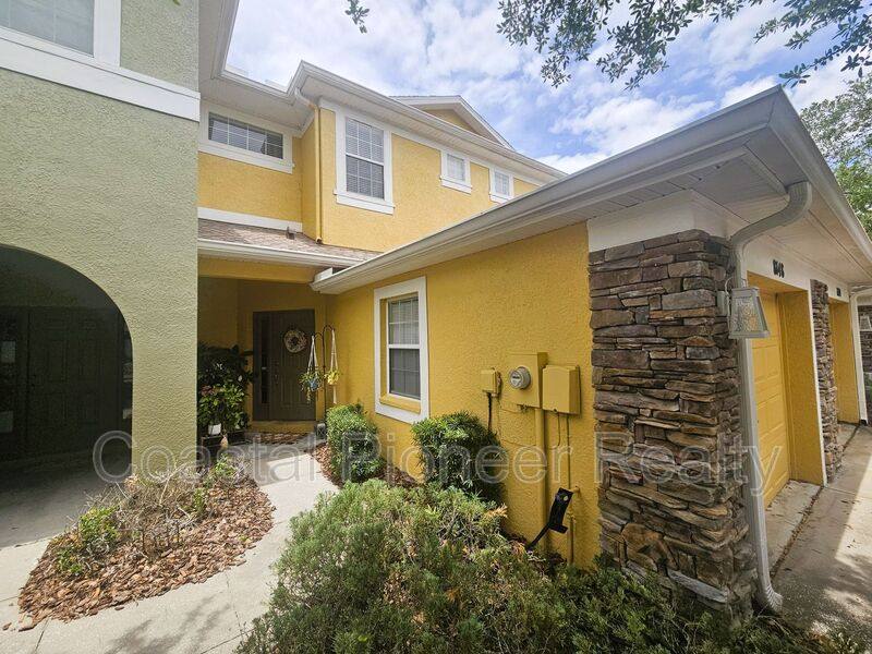 Townhouse for rent at 8148 Stone Leaf Lane, Tampa, FL 33647