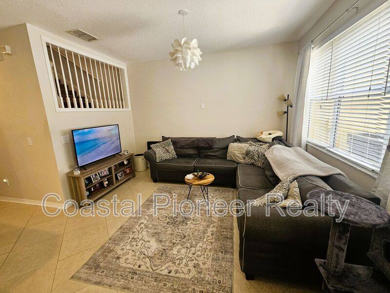 Townhouse for rent at 8148 Stone Leaf Lane, Tampa, FL 33647