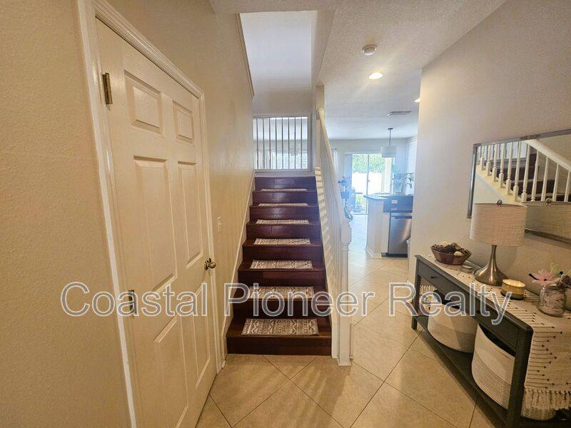 Townhouse for rent at 8148 Stone Leaf Lane, Tampa, FL 33647