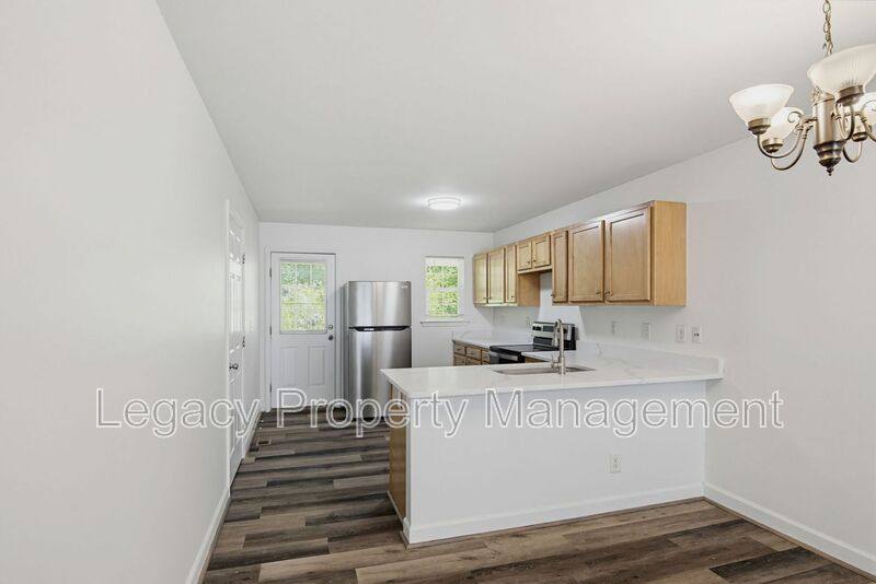 Townhouse for rent at 1316 Snow Court, Burlington, NC 27215