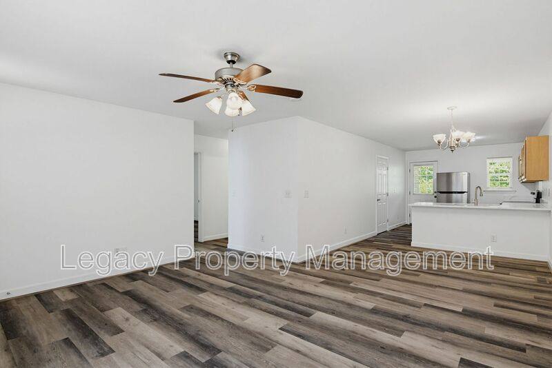 Townhouse for rent at 1316 Snow Court, Burlington, NC 27215