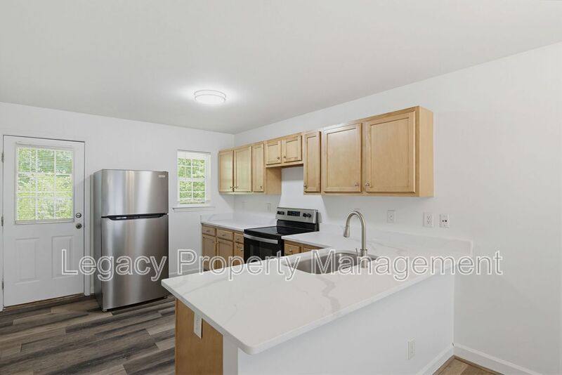 Townhouse for rent at 1316 Snow Court, Burlington, NC 27215