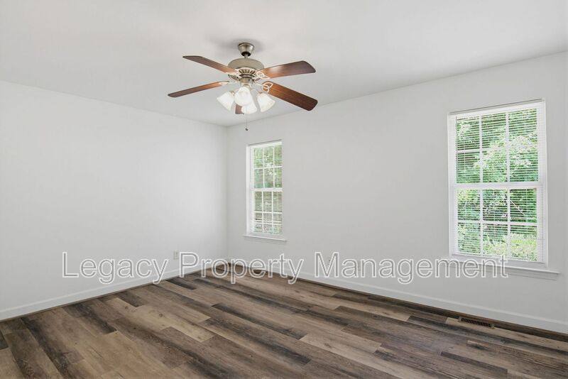 Townhouse for rent at 1316 Snow Court, Burlington, NC 27215