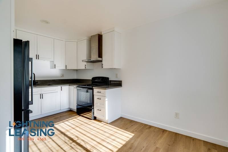 Apartment for rent at 14227 Gilmore St #102, Van Nuys, CA 91401