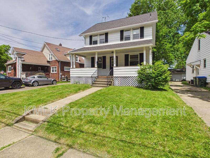 House for rent at 2899 Northland St, Cuyahoga Falls, OH 44221