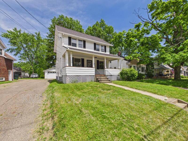 House for rent at 2899 Northland St, Cuyahoga Falls, OH 44221
