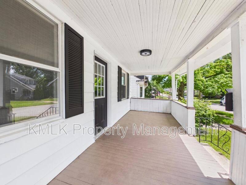 House for rent at 2899 Northland St, Cuyahoga Falls, OH 44221