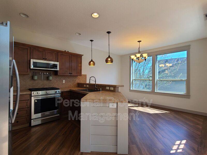 Townhouse for rent at 2085 34th St, Washougal, WA 98671