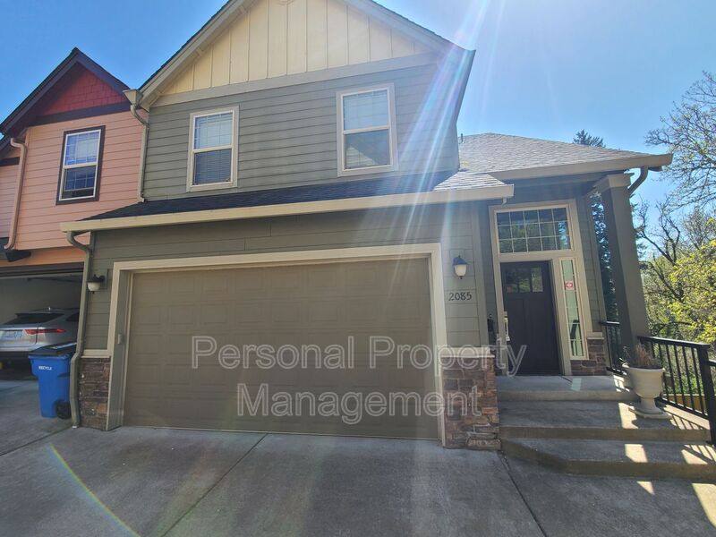 Townhouse for rent at 2085 34th St, Washougal, WA 98671