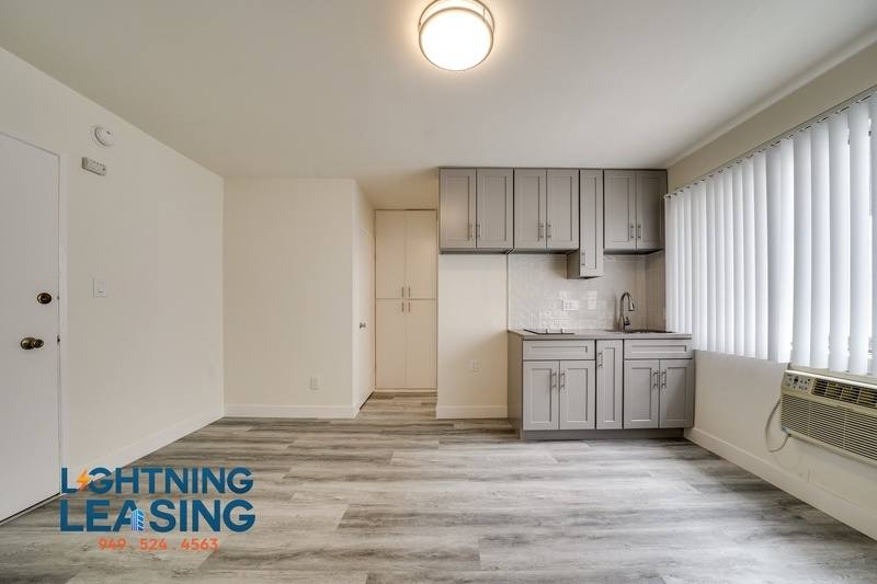 Apartment for rent at 15938 Vanowen St #11, Van Nuys, CA 91406