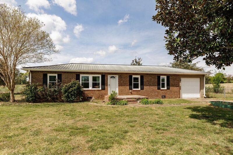 House for rent at 386 Sandy Creek Rd, Danielsville, GA 30633