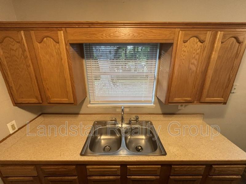 House for rent at 4721 Granada Dr, Louisville, KY 40272