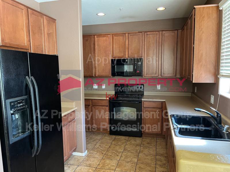 Condo for rent at 15240 N 142nd Ave #1121, Surprise, AZ 85379