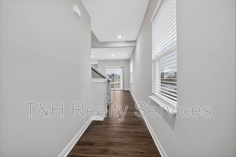 Townhouse for rent at 9586 Beckett St, Avon, IN 46123